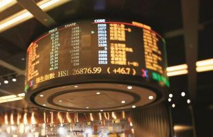 欧英央行决策日；中国预算支出再降