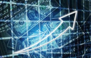 北京最新政策组合揭示宏观战略正加速向“内循环”深层次转型，港股通周二录得净流入 36.6 亿港元