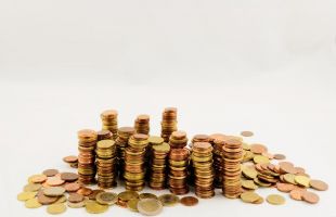 外围加息预期升温港股承压调整，百度首季业绩体现AI业务转型成果